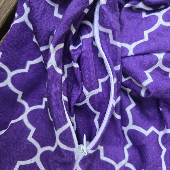 NWOT- Purple and White- Infinity Scarf- with Hidden Zip Pocket - Picture 5 of 10